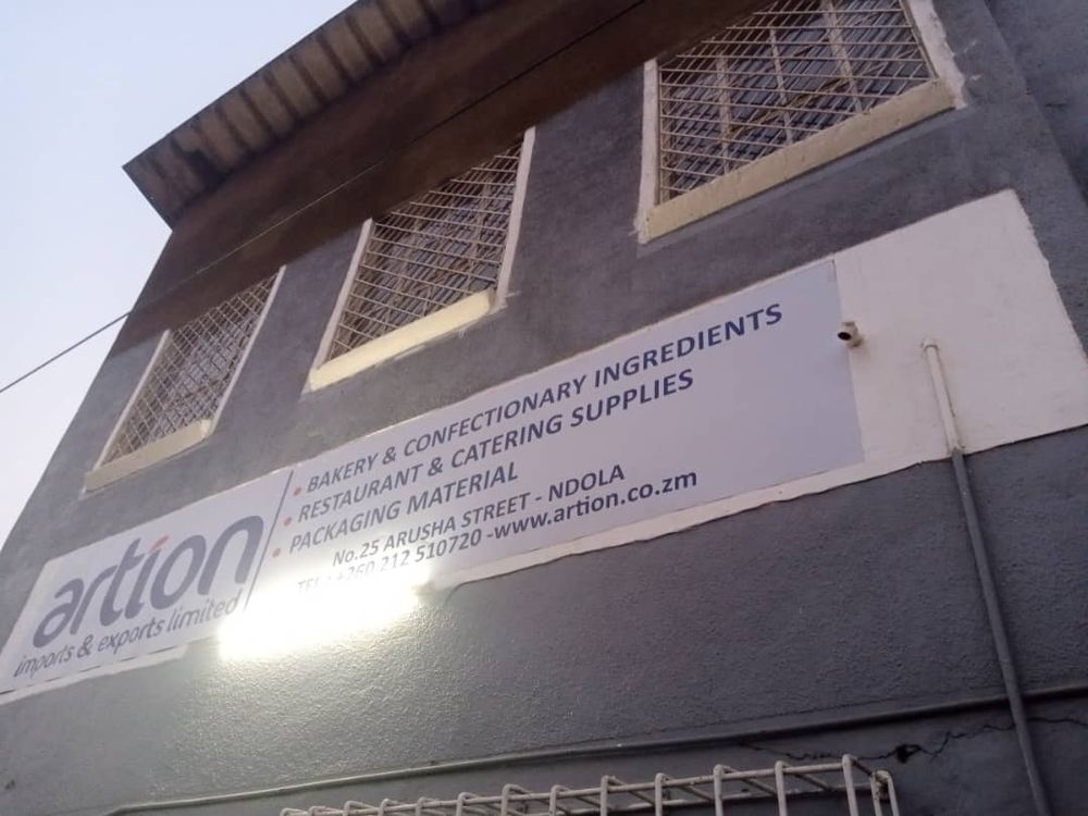 Le bâtiment Artion Imports & Exports sur Arusha Street, Ndola